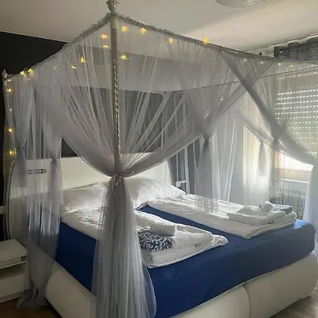 Ferienwohnung Outletcity Metzingen Metzingen  Esterno foto