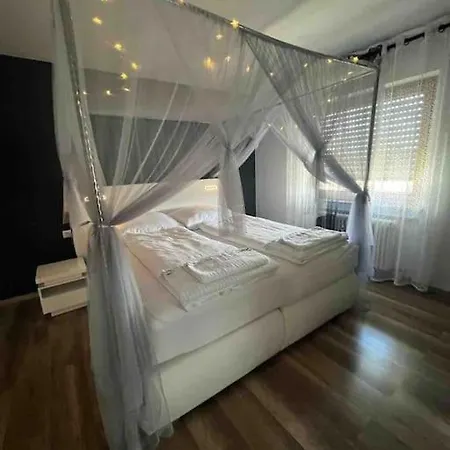 Ferienwohnung Outletcity Metzingen Metzingen  Esterno foto